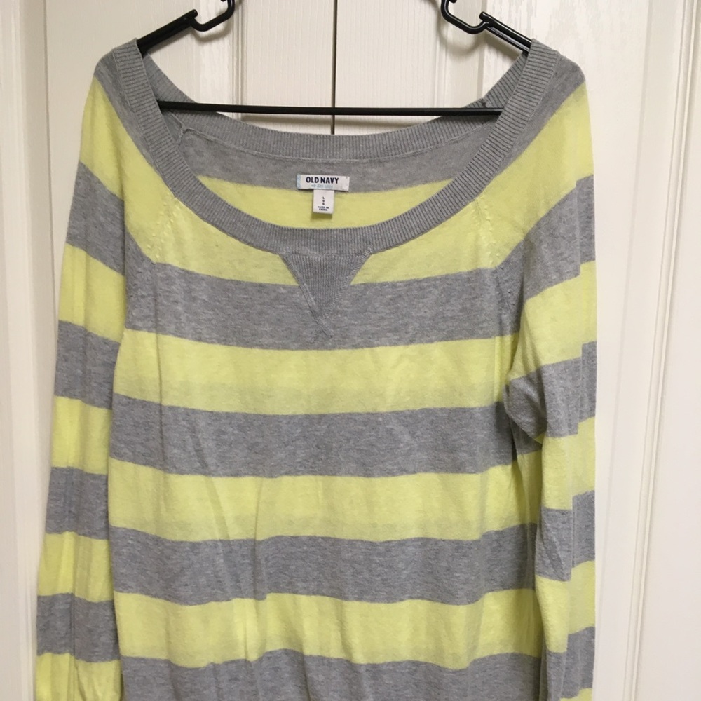 Old navy sweater